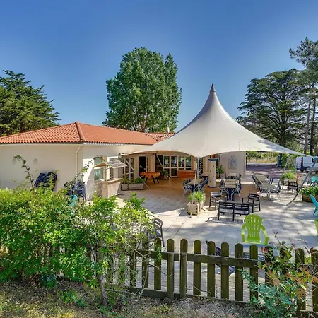 Nyaraló Awesome In *