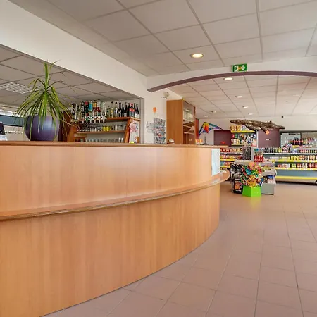 Nyaraló Awesome In *